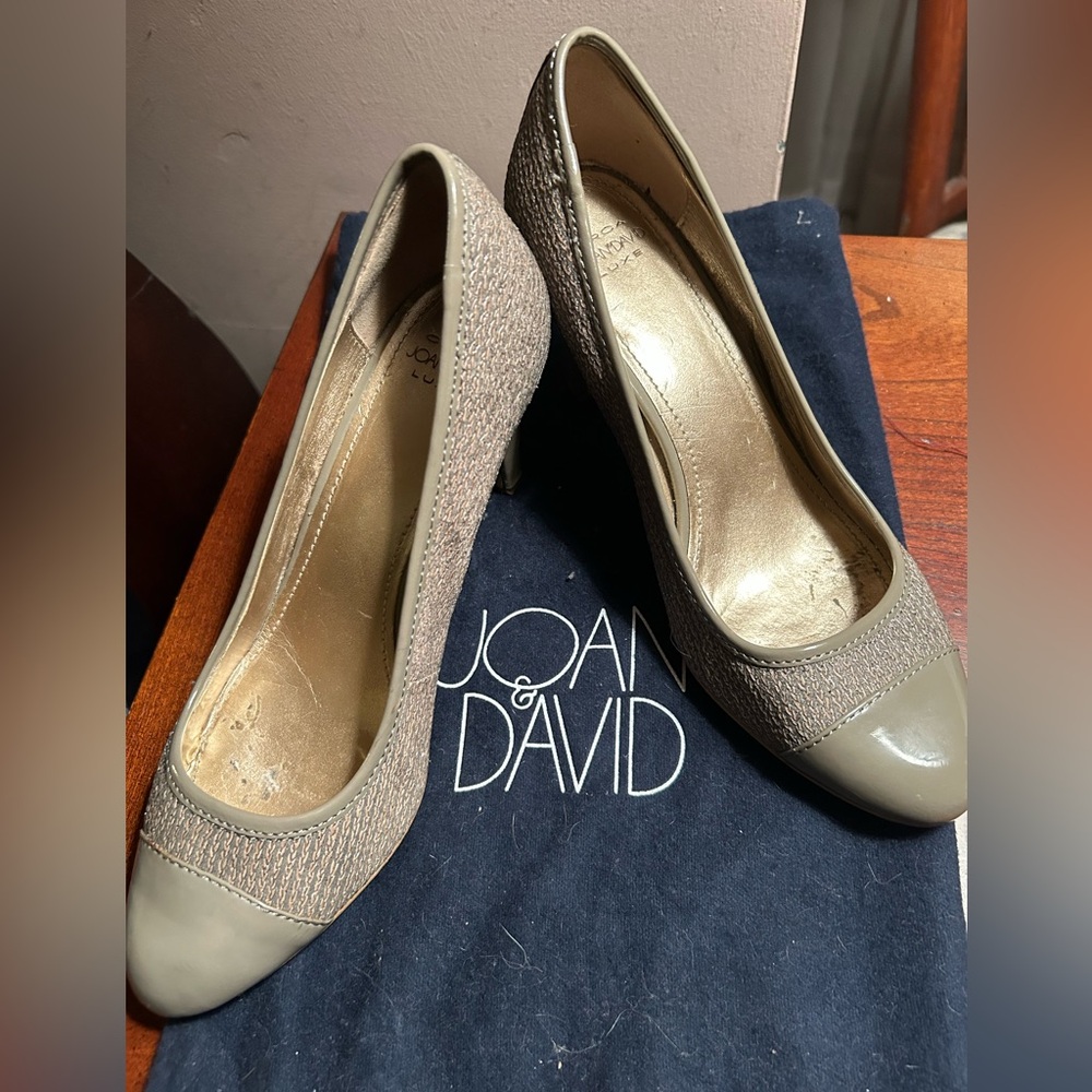 Joan & David Women's Gray Textured Heels
